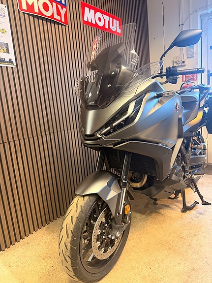 Honda NT1100 NT1100 3 of 11