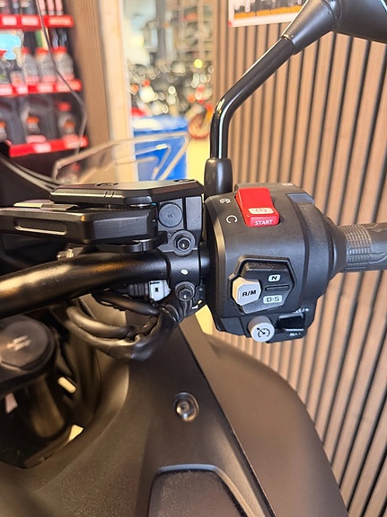 Honda NT1100 NT1100 6 of 11