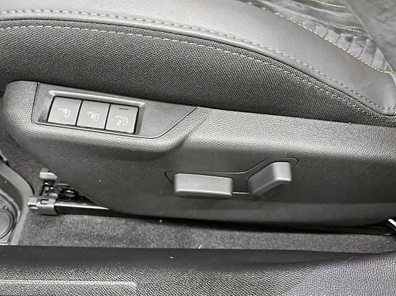 Peugeot 2008 16 of 18