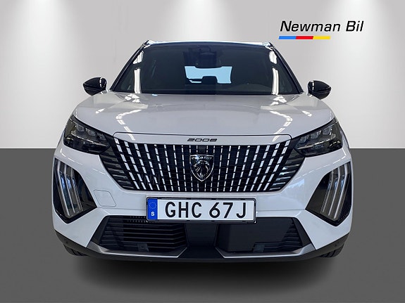 Peugeot 2008 2 of 18