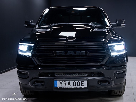 Dodge RAM 1500 2 of 5