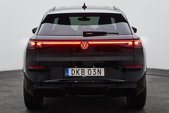 Volkswagen T-Roc 4 of 5
