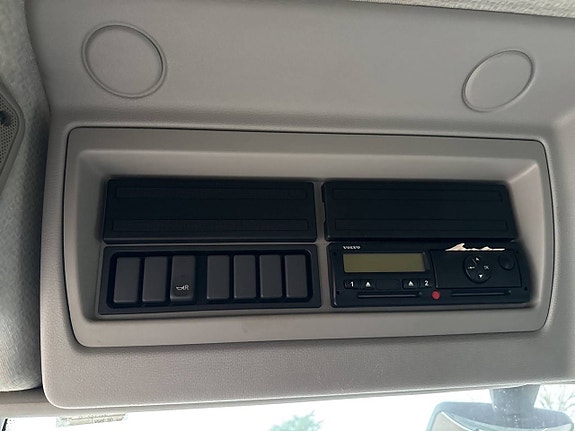 Distributionsbil Volvo FL 240 4X2 -200... via konkursauktion 22 of 27