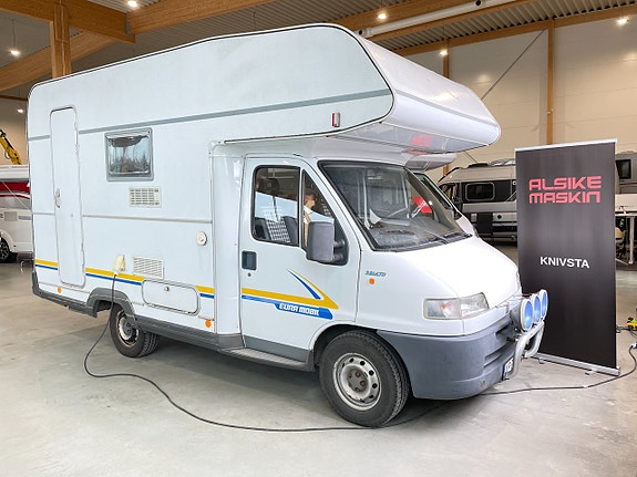 Eura Mobil Campervan /B-körkort/4 sovplatser/Fint skick/Under 6m