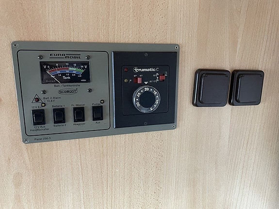 Eura Mobil Campervan /B-körkort/4 sovplatser/Fint skick/Under 6m 11 of 17