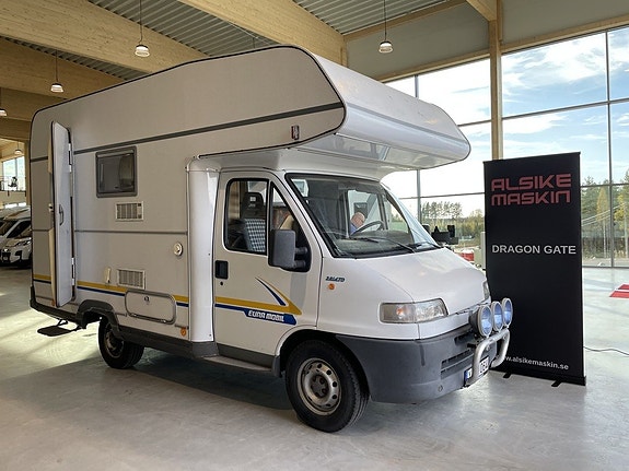 Eura Mobil Campervan /B-körkort/4 sovplatser/Fint skick/Under 6m