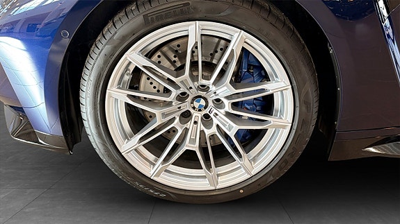 BMW M4 9 of 9