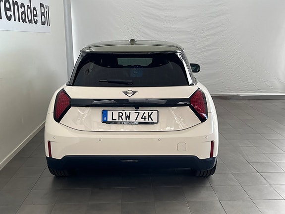 MINI Cooper SE 13 of 16