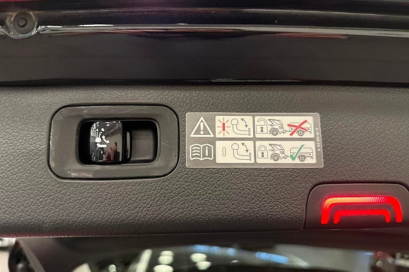 Mercedes-Benz C300 e 16 of 19