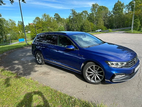 Volkswagen Passat 2 of 5