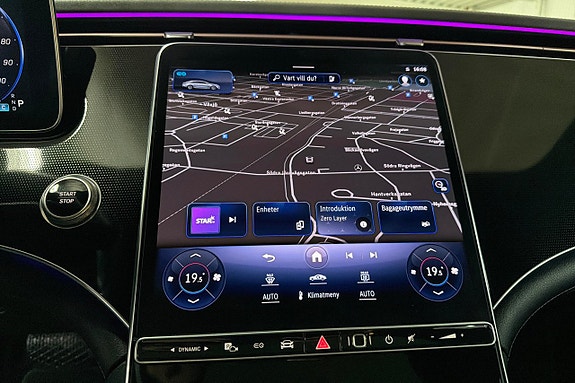 Mercedes-Benz EQS450 12 of 18