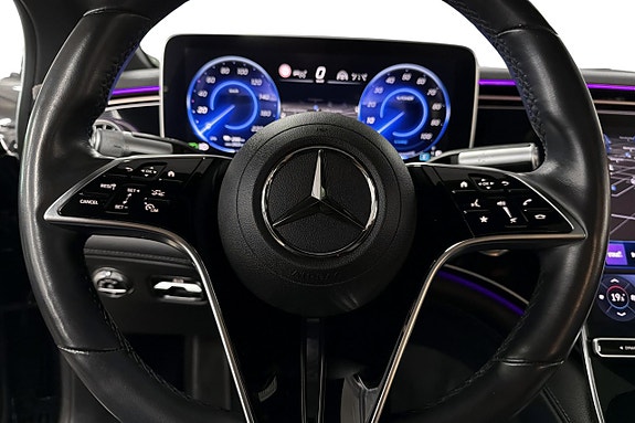 Mercedes-Benz EQS450 13 of 18
