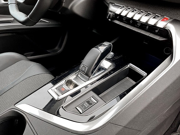 Peugeot 3008 10 of 15