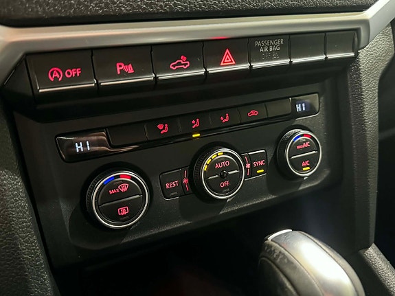 Volkswagen Amarok 19 of 21