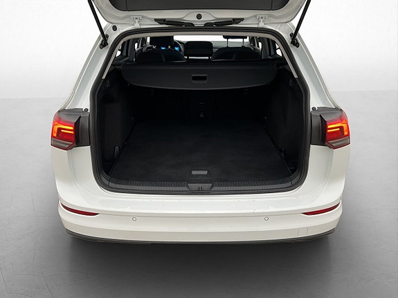 Volkswagen Golf VIII 8 of 25