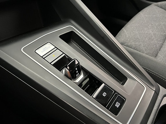Volkswagen Golf VIII 25 of 25