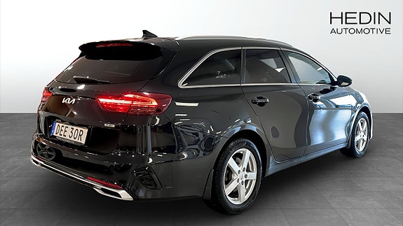 Kia Ceed 2 of 9
