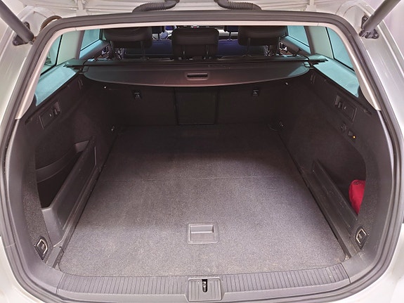 Volkswagen Passat Alltrack 16 of 21