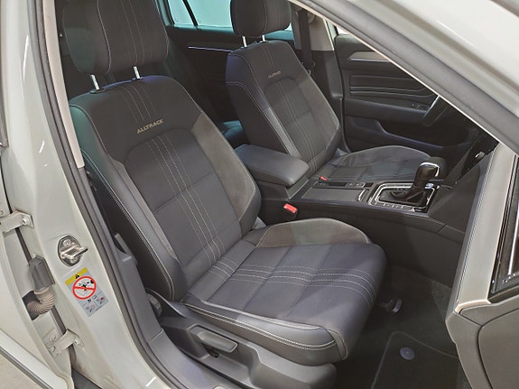 Volkswagen Passat Alltrack 13 of 21