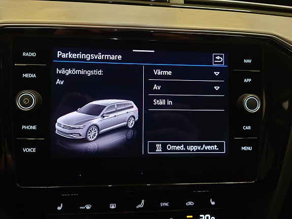 Volkswagen Passat Alltrack 20 of 21