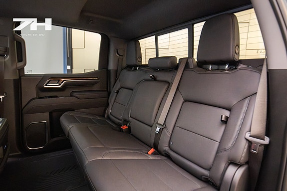 Chevrolet Silverado EV 22 of 26