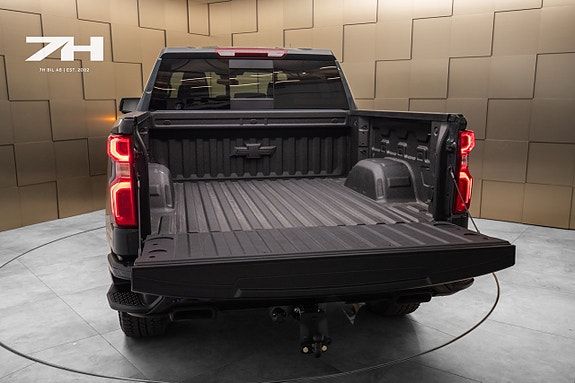 Chevrolet Silverado EV 8 of 26