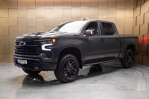 Chevrolet Silverado EV 2 of 26