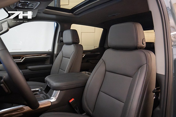 Chevrolet Silverado EV 20 of 26