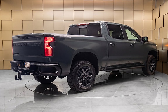 Chevrolet Silverado EV 3 of 26