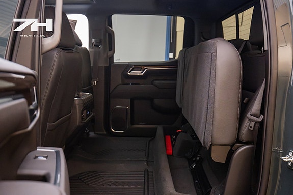 Chevrolet Silverado EV 23 of 26