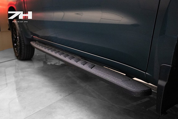 Chevrolet Silverado EV 24 of 26