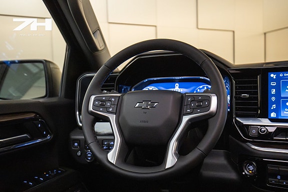 Chevrolet Silverado EV 12 of 26