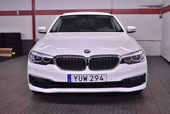 BMW 520d 3 of 5