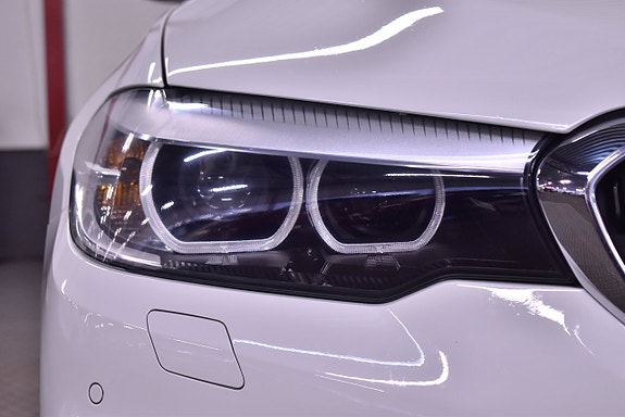 BMW 520d 4 of 5