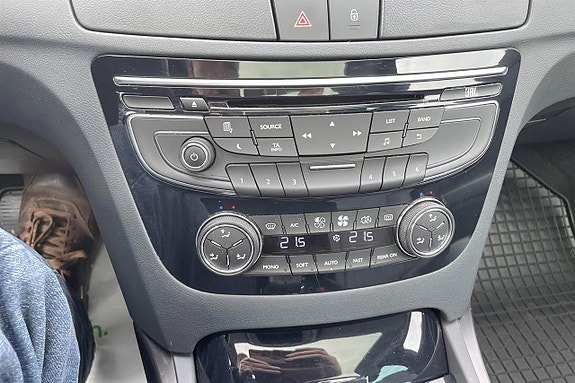 Peugeot 508 RXH 14 of 15