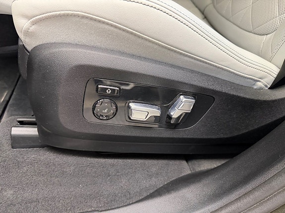 BMW X5 12 of 12
