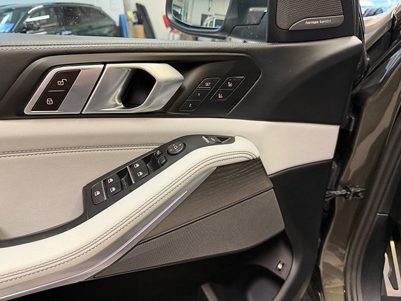 BMW X5 7 of 12