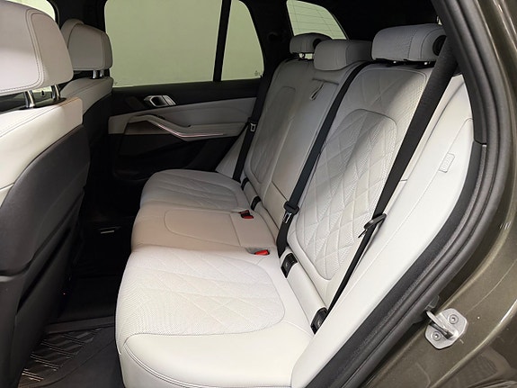 BMW X5 11 of 12