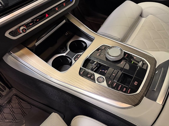 BMW X5 9 of 12