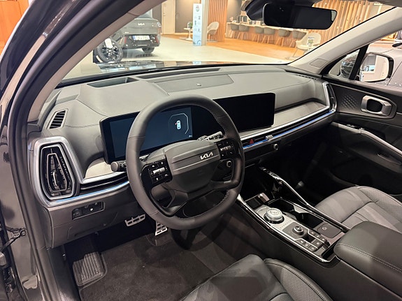 Kia Sorento 7 of 16