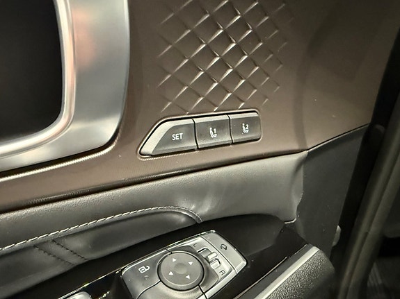 Kia Sorento 5 of 16
