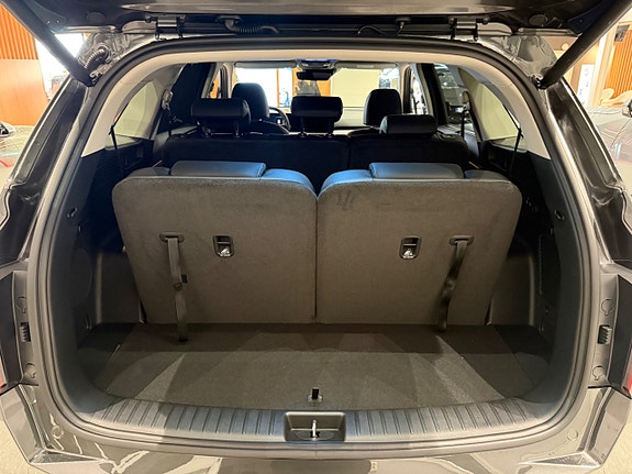 Kia Sorento 12 of 16