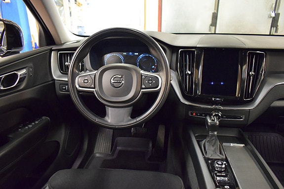 Volvo XC60 6 of 23