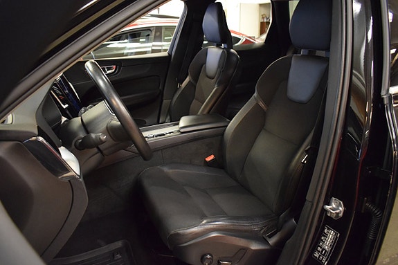 Volvo XC60 8 of 23