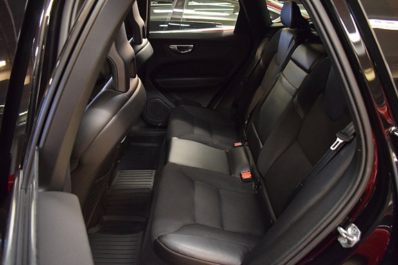 Volvo XC60 9 of 23