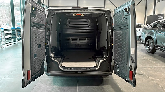 Kia PV5 12 of 13