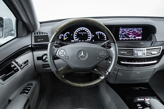 Mercedes-Benz S350 16 of 27