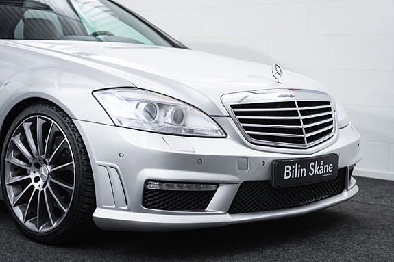 Mercedes-Benz S350 2 of 5