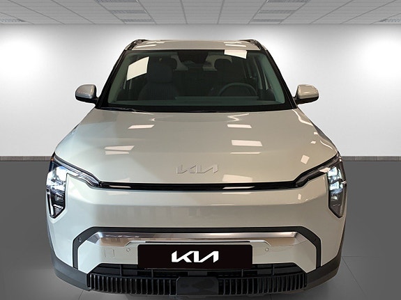 Kia EV3 2 of 5