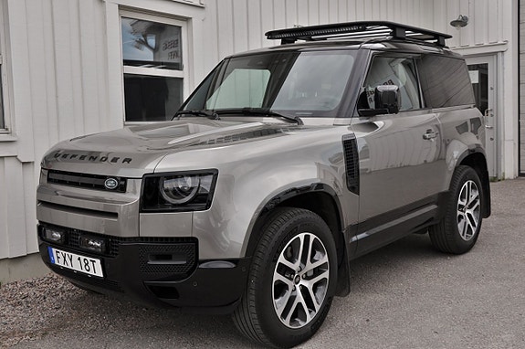 Land Rover Defender 90 24 of 24